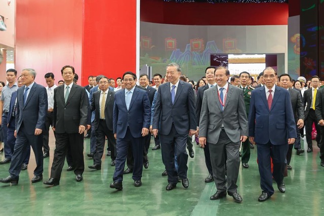 Chùm ảnh: Lãnh đạo Đảng, Nhà nước tham quan Triển lãm '80 năm hành trình Độc lập - Tự do - Hạnh phúc'- Ảnh 1.