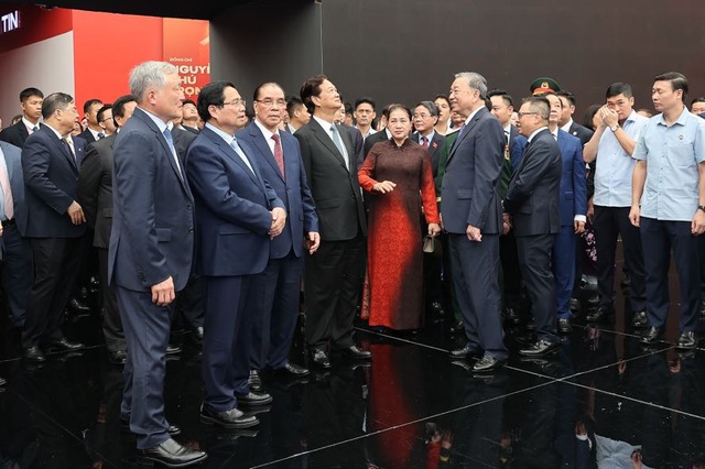 Chùm ảnh: Lãnh đạo Đảng, Nhà nước tham quan Triển lãm '80 năm hành trình Độc lập - Tự do - Hạnh phúc'- Ảnh 5.