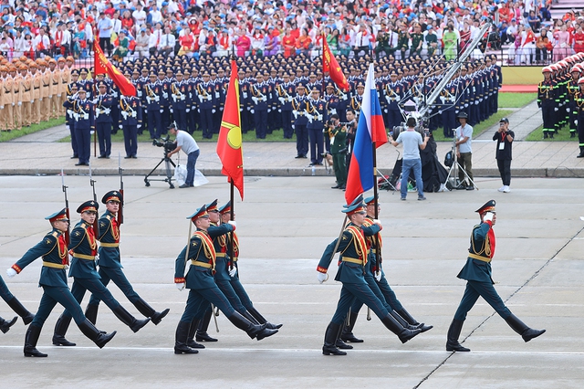 Chùm ảnh tổng duyệt: Đoàn quân nhân 4 nước diễu binh trên Quảng trường Ba Đình- Ảnh 5.