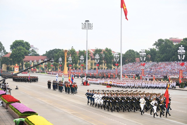 Chùm ảnh tổng duyệt: Đoàn quân nhân 4 nước diễu binh trên Quảng trường Ba Đình- Ảnh 1.