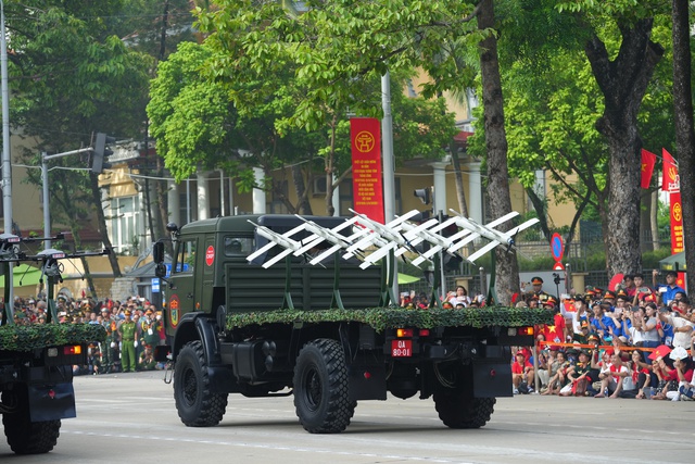 Chùm ảnh: Uy lực trang thiết bị, khí tài của Quân đội nhân dân Việt Nam tại A80- Ảnh 22.