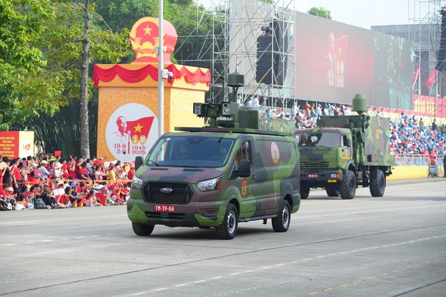 Chùm ảnh: Uy lực trang thiết bị, khí tài của Quân đội nhân dân Việt Nam tại A80- Ảnh 25.