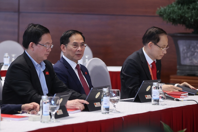 Chùm ảnh: Đại biểu thảo luận các văn kiện Đại hội XIV của Đảng- Ảnh 10. Chùm ảnh: Đại biểu thảo luận các văn kiện Đại hội XIV của Đảng- Ảnh 10.