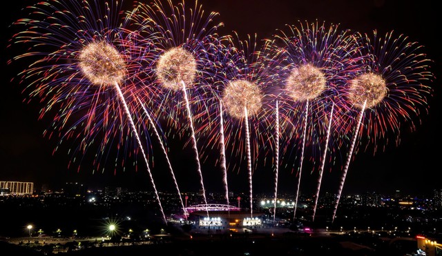 Chùm ảnh: Tổng duyệt bắn pháo hoa chào mừng Đại hội XIV của Đảng- Ảnh 4.