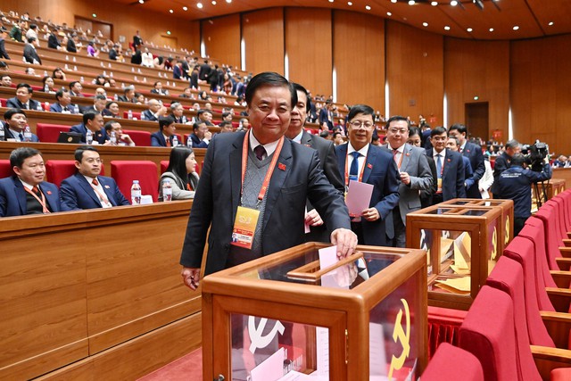 CHÙM ẢNH: Bỏ phiếu Bầu Ban Chấp hành Trung ương Đảng khóa XIV- Ảnh 14. CHÙM ẢNH: Bỏ phiếu Bầu Ban Chấp hành Trung ương Đảng khóa XIV- Ảnh 14.