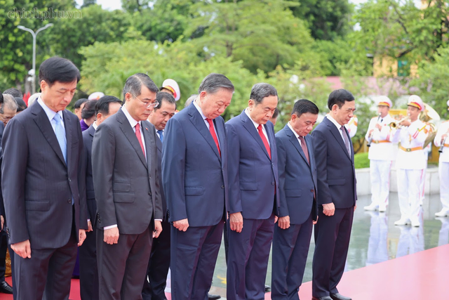 Ch&ugrave;m ảnh: Khai mạc Hội nghị Trung ương 4- Ảnh 3.