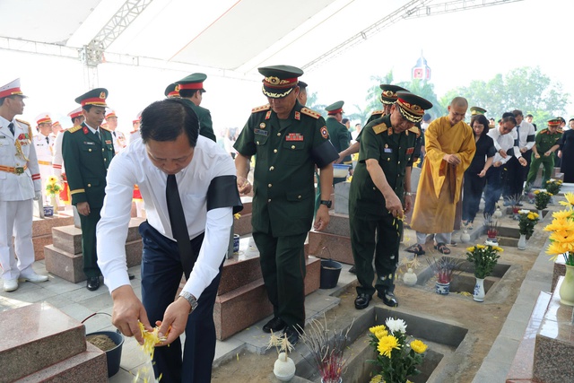 'Chiến dịch 500 ng&agrave;y đ&ecirc;m' tiếp tục h&agrave;nh tr&igrave;nh đưa c&aacute;c liệt sĩ trở về với đất mẹ- Ảnh 6.