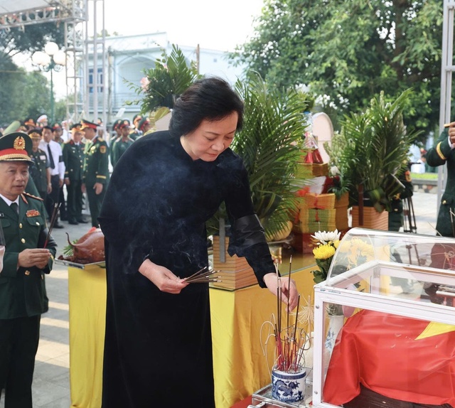 'Chiến dịch 500 ng&agrave;y đ&ecirc;m' tiếp tục h&agrave;nh tr&igrave;nh đưa c&aacute;c liệt sĩ trở về với đất mẹ- Ảnh 4.