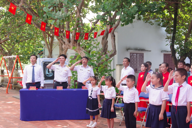 Đặc khu Trường Sa rộn ràng ngày khai giảng năm học mới 2026-2027- Ảnh 3.