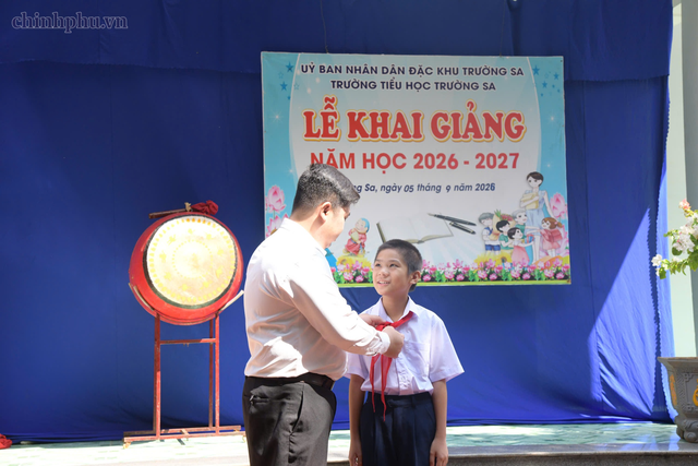 Đặc khu Trường Sa rộn ràng ngày khai giảng năm học mới 2026-2027- Ảnh 7.