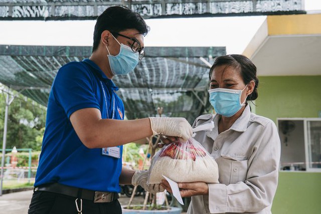 MOLISA proposes food relief for 658,000 people for Tet holiday - Ảnh 1.