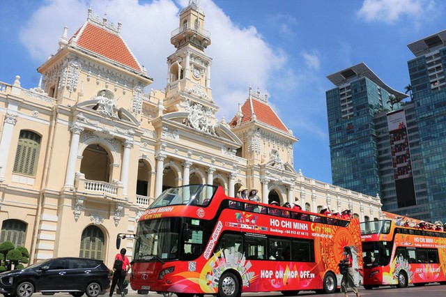 HCMC ready for fully vaccinated international tourists - Ảnh 1.