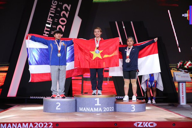 Viet Nam win nine golds at Asian weightlifting champship - Ảnh 1.