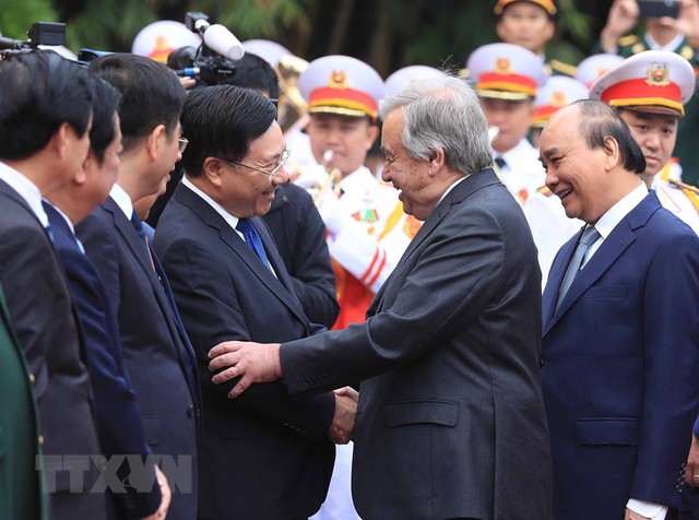 President hosts welcome ceremony for UN Secretary-General - Ảnh 3.
