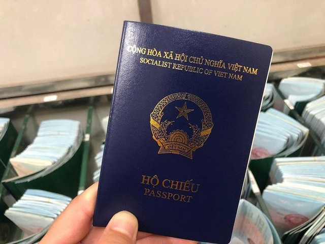 Birthplace information added to Viet Nam's passports - Ảnh 1.