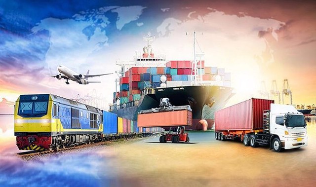 Vietnamese economy sees positive import and export data - Ảnh 1.