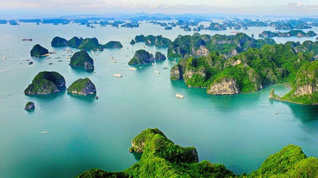 Live Science selects Ha Long Bay among 10 most impressive natural wonders - Ảnh 1.