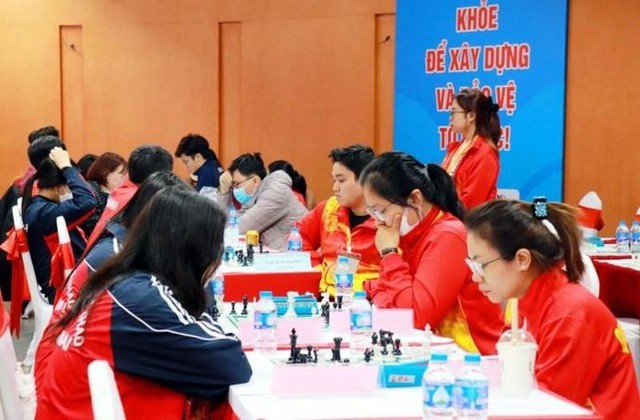 Ha Noi dominates wrestling; chess, table tennis begin at National Sports Games - Ảnh 3.