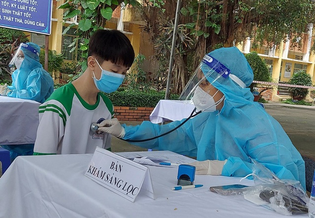 MoH ready to vaccinate children aged 5-11 against COVID-19 from April - Ảnh 1.