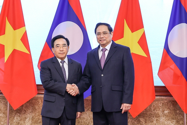 PM congratulates Lao, Cambodian counterparts on traditional new year festivals - Ảnh 1.