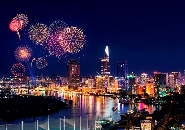 HCMC to set off fireworks on Reunification Day - Ảnh 1.