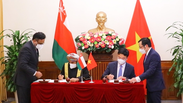 Viet Nam, Oman waive visa for diplomatic, special and official passport holders - Ảnh 1.