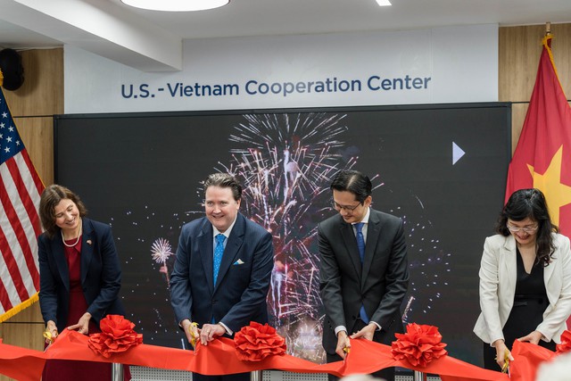 U.S.-Viet Nam Cooperation Center opens  - Ảnh 1.