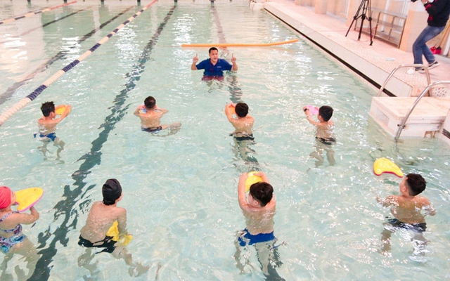 Swimming campaign launched to prevent drowning  - Ảnh 1.