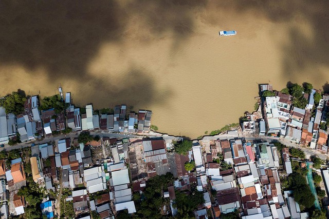 Climate change impacts could leave 1 million Vietnamese in extreme poverty by 2030 - Ảnh 1.