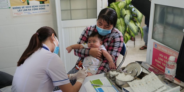 UNECEF urges Viet Nam to get routine immunization for children back on track - Ảnh 1.