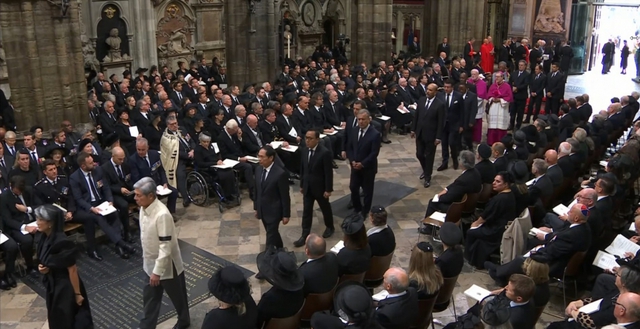 Foreign Minister attends State Funeral of Queen Elizabeth II in London - Ảnh 1.