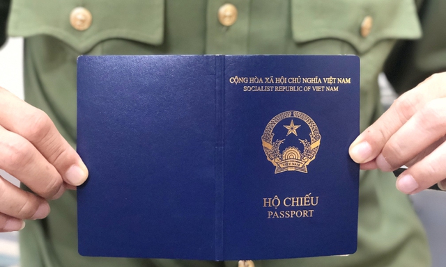 Viet Nam moves four notches in global passport rankings - Ảnh 1.