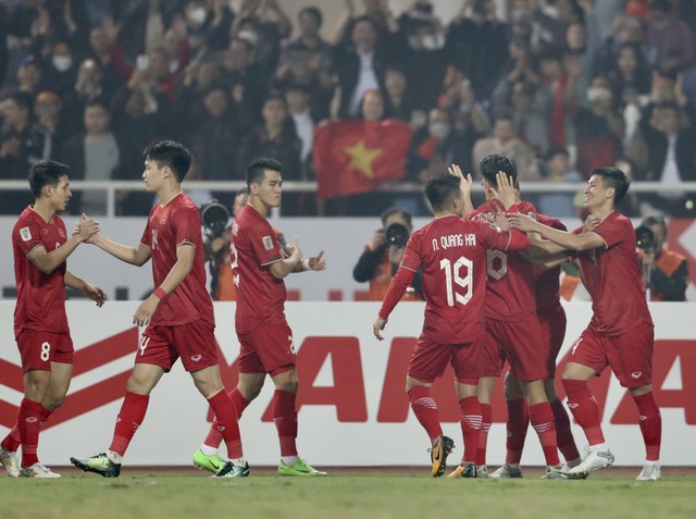 Park proves Viet Nam stronger team in 2-0 win over Indonesia - Ảnh 3.