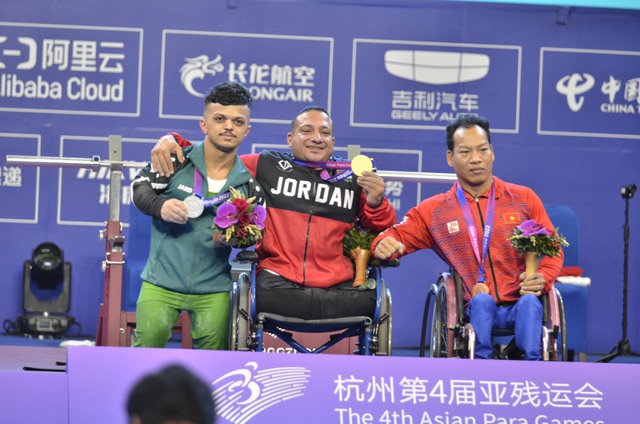 Vietnamese athletes claim first medals at Asian Para Games - Ảnh 1.