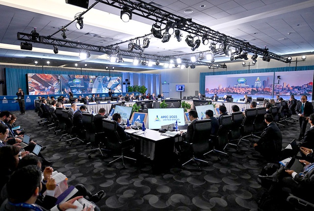 Finance minister attends 30th APEC Finance Ministers' Meeting- Ảnh 1.