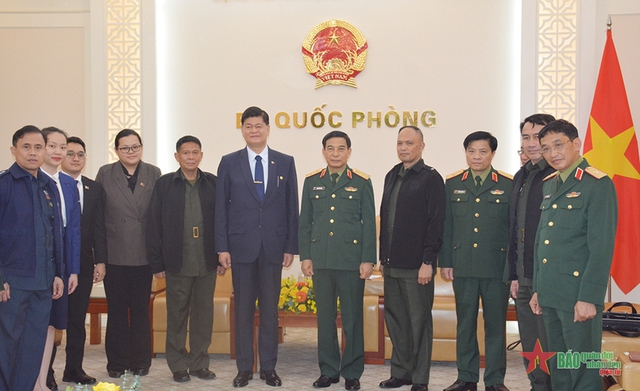 Viet Nam, Philippines enhance defence cooperation- Ảnh 1.