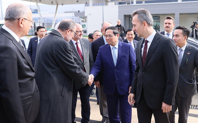 Prime Minister visits Turkish Aerospace Industries- Ảnh 1.