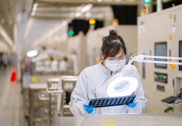 Intel's manufacturing presence puts Viet Nam on hi-tech map - Ảnh 1.