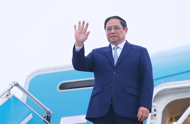 Prime Minister leaves for ASEAN-Japan Commemorative Summit- Ảnh 1.