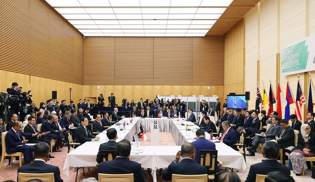 Prime Minister attends AZEC leaders' first meeting for decarbonization- Ảnh 2.