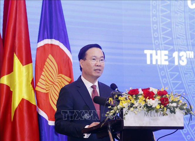 President calls on ASEAN, China to strengthen collaboration in transnational crime combat- Ảnh 1.