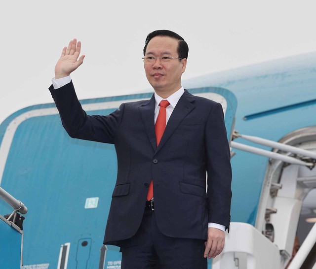 President leaves for two-day official visit to Laos - Ảnh 1.