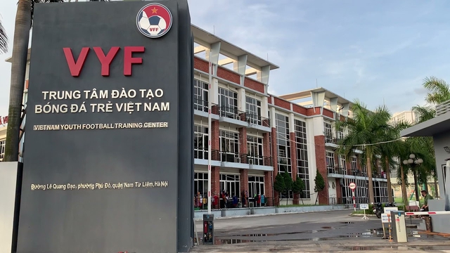 FIFA finances US$2.7 million for better facilities for Vietnamese football - Ảnh 1.