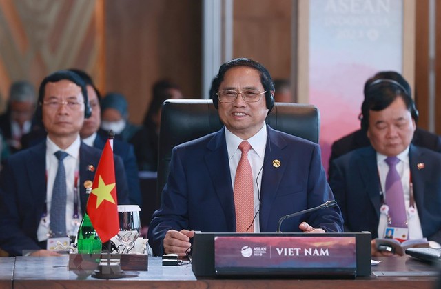 Photos: Vietnamese Prime Minister attends the opening ceremony of 42nd ASEAN Summit - Ảnh 3.