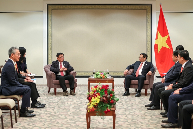Prime Minister hosts reception for Sojitz Corp President - Ảnh 1.