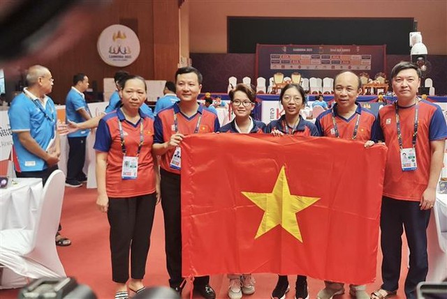 Ouk chaktrang masters win first SEA Games gold for Viet Nam - Ảnh 1.