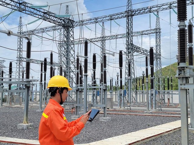 Prime Minister orders end to power shortage in June - Ảnh 1.