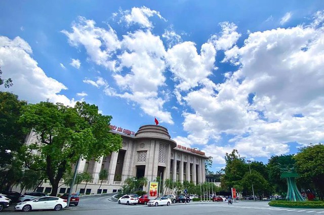 Central bank cuts regulatory interest rate - Ảnh 1.