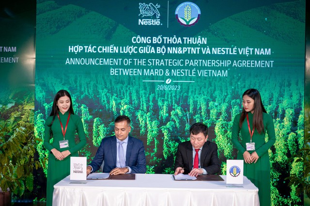 Nestlé strengthens collaboration with partners to advance regenerative agriculture in Viet Nam

 - Ảnh 1.