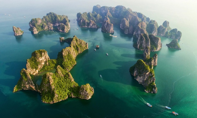 Three Vietnamese destinations named among 16 UNESCO heritage wonders  - Ảnh 1.